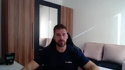 darius_94 online show from 4, 7, 2026
