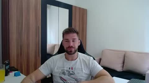 darius_94 online show from 8, 7, 2026