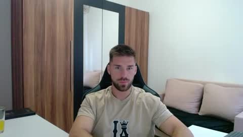 darius_94 online show from 28, 7, 2026
