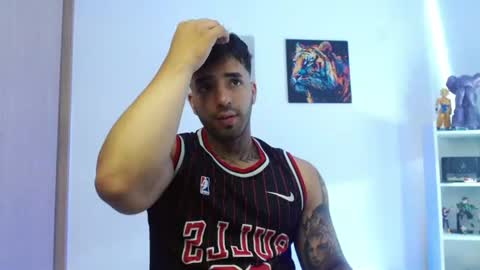 Darius Phoenix  online show from 8, 7, 2026