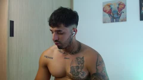 Darius Phoenix  online show from 28, 7, 2026