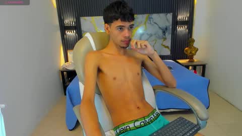 Snapshot of dark_desiree18 chatting on 10, 1, 2026 DARCK online show from 10, 1, 2026