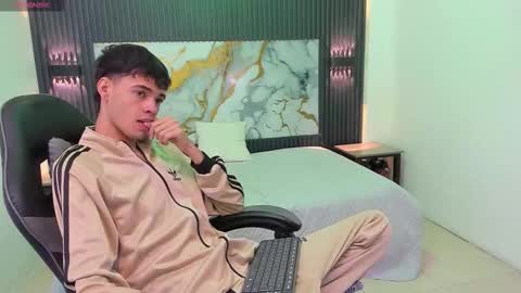 Snapshot of dark_desiree18 chatting on 5, 2, 2026 DARCK online show from 5, 2, 2026