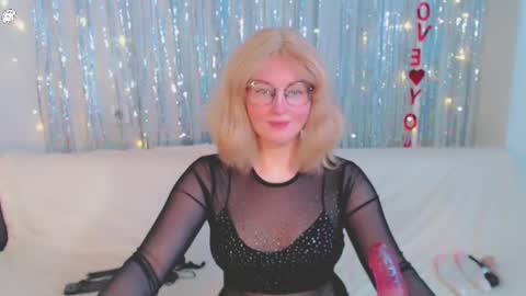 Snapshot of darkheto chatting on 27, 2, 2025 Kelly online show from 27, 2, 2025