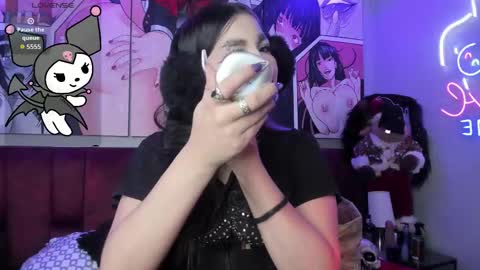 Snapshot of darki_shine_ chatting on 17, 12, 2025 cleitlin vinson online show from 17, 12, 2025