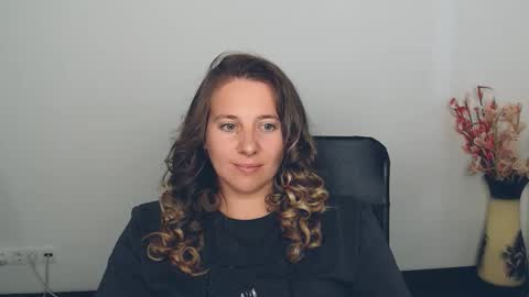 Snapshot of darklure_ chatting on 12, 9, 2025 Anna online show from 12, 9, 2025