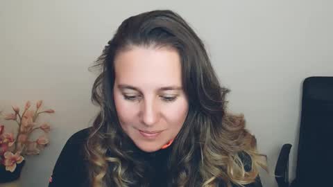 Snapshot of darklure_ chatting on 2, 10, 2025 Anna online show from 2, 10, 2025