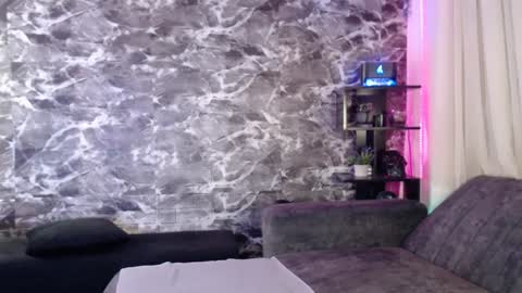 Snapshot of darkly_waxx chatting on 25, 1, 2025 New account.  Help me reach 100 thumbs up  online show from 25, 1, 2025