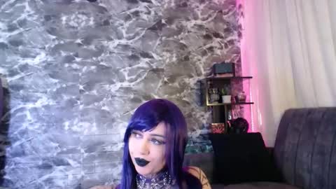 Snapshot of darkly_waxx chatting on 29, 9, 2025 New account.  Help me reach 100 thumbs up  online show from 29, 9, 2025