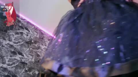 Snapshot of darkly_waxx chatting on 30, 9, 2025 New account.  Help me reach 100 thumbs up  online show from 30, 9, 2025