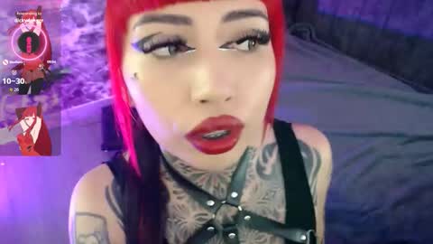 Snapshot of darkly_waxx chatting on 28, 10, 2025 New account.  Help me reach 100 thumbs up  online show from 28, 10, 2025