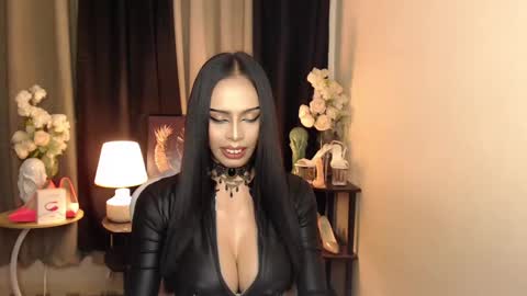 HAPPY BIRTHDAY MISTRESS MADRIANA online show from 17, 1, 2025