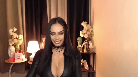 HAPPY BIRTHDAY MISTRESS MADRIANA online show from 30, 1, 2025