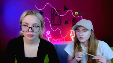 darly honey online show from 13, 4, 2026