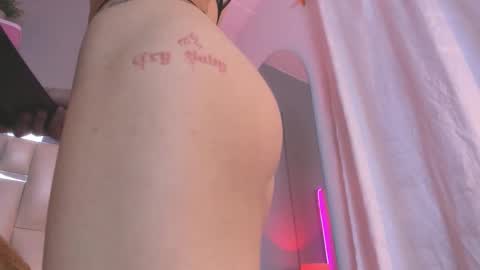 darlyn_tenderhot__ online show from 4, 12, 2025