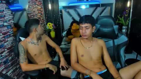 Snapshot of darwinandbrayan chatting on 5, 12, 2025 darwinandbrayan online show from 5, 12, 2025