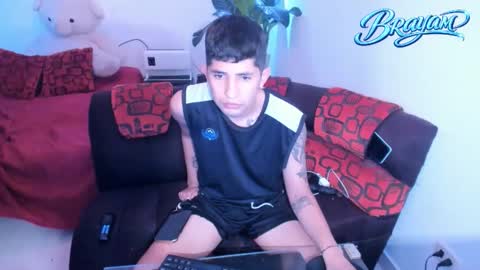 Snapshot of darwinandbrayan chatting on 3, 2, 2026 darwinandbrayan online show from 3, 2, 2026