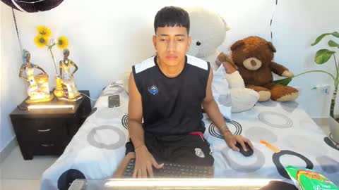 Snapshot of darwinandbrayan chatting on 7, 3, 2026 darwinandbrayan online show from 7, 3, 2026