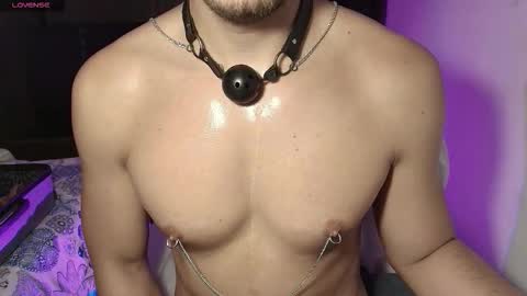 Snapshot of dave02_ chatting on 15, 10, 2025 David online show from 15, 10, 2025