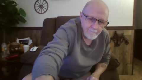 dave571960 online show from 6, 2, 2025