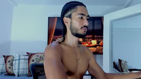 Hey im David that loves to explore and speak their fantasies. Very open talktative and nice. Feel free to chat with me online show from 17, 2, 2026