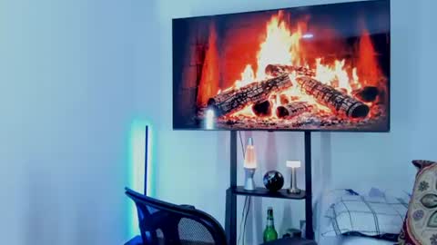 Hey im David that loves to explore and speak their fantasies. Very open talktative and nice. Feel free to chat with me online show from 16, 7, 2026