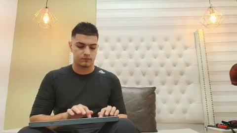 david_victoriaa online show from 15, 11, 2025