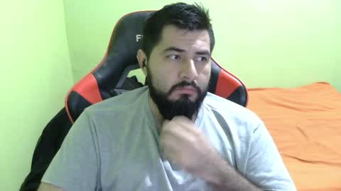 Snapshot of daviddelz chatting on 21, 12, 2025 David online show from 21, 12, 2025