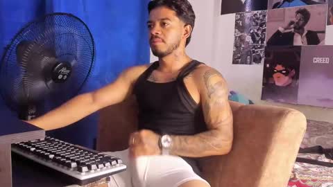 Snapshot of davide_daniels chatting on 12, 10, 2025 Davide online show from 12, 10, 2025