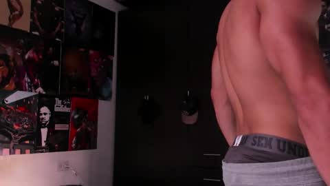 Snapshot of davide_daniels chatting on 16, 12, 2025 Davide online show from 16, 12, 2025