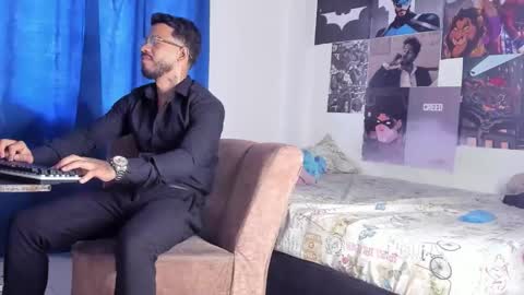 Snapshot of davide_daniels chatting on 8, 3, 2026 Davide online show from 8, 3, 2026