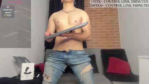 Snapshot of davidx_x21 chatting on 19, 11, 2025 davidx_x21 online show from 19, 11, 2025