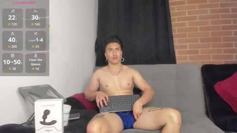 Snapshot of davidx_x21 chatting on 5, 12, 2025 davidx_x21 online show from 5, 12, 2025