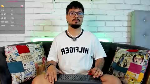 Snapshot of daviidevans chatting on 27, 11, 2025 David Evans online show from 27, 11, 2025