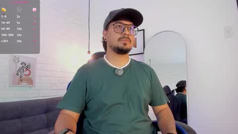 Snapshot of daviidevans chatting on 20, 12, 2025 David Evans online show from 20, 12, 2025