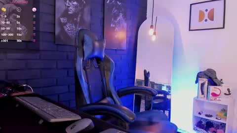 Snapshot of daviidevans chatting on 4, 3, 2026 David Evans online show from 4, 3, 2026