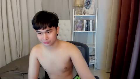 Snapshot of davincihugecock chatting on 4, 3, 2026 daniel online show from 4, 3, 2026