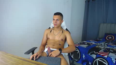 Snapshot of davisito7 chatting on 18, 12, 2024 David Angel online show from 18, 12, 2024