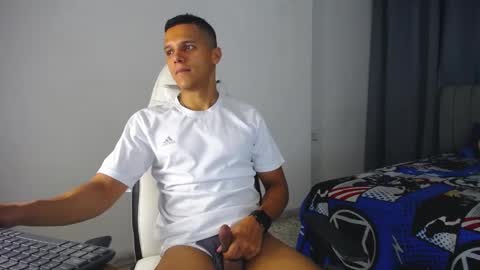 Snapshot of davisito7 chatting on 28, 12, 2024 David Angel online show from 28, 12, 2024