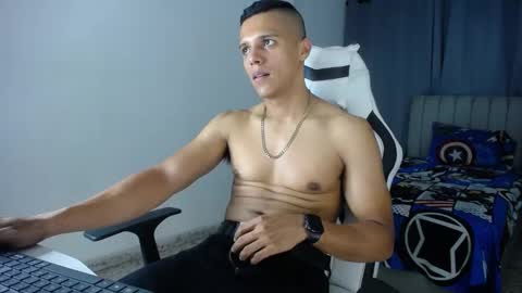 Snapshot of davisito7 chatting on 2, 3, 2025 David Angel online show from 2, 3, 2025