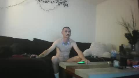Snapshot of davpokeash chatting on 2, 11, 2025 davpokeash online show from 2, 11, 2025