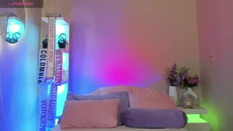 Dayana Hill online show from 8, 7, 2026