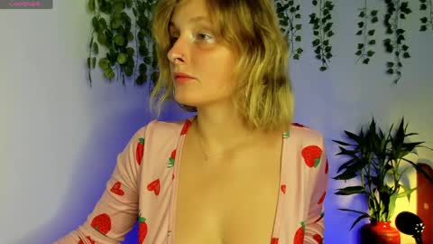 dayna_sunset online show from 2, 5, 2026