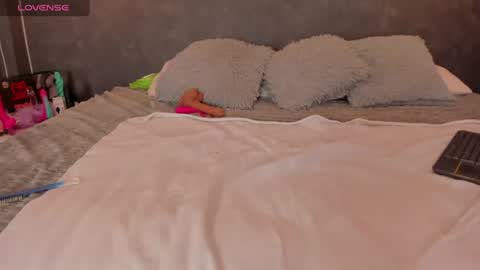 DAYRA ANGELS online show from 10, 7, 2026