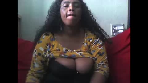 Snapshot of ddboobsnipples chatting on 8, 12, 2024 ddboobsnipples online show from 8, 12, 2024