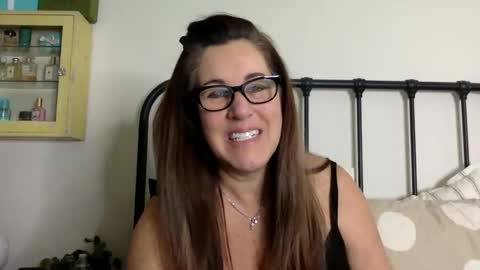 Snapshot of ddmolly chatting on 2, 1, 2025 DDMolly online show from 2, 1, 2025