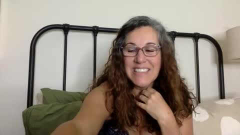 Snapshot of ddmolly chatting on 14, 10, 2025 DDMolly online show from 14, 10, 2025