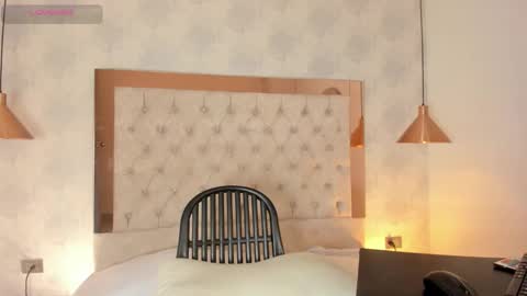 Snapshot of dea_athenea chatting on 29, 10, 2025 dea_athenea online show from 29, 10, 2025