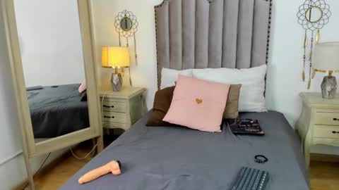 Snapshot of debora_scoot chatting on 17, 2, 2025 Debora online show from 17, 2, 2025