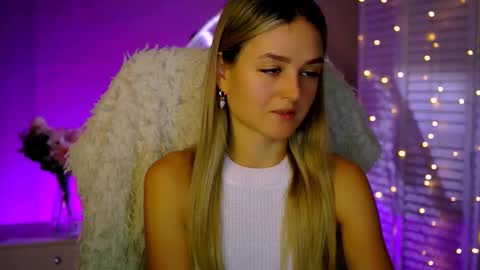 Snapshot of deboralarson chatting on 22, 11, 2025 Debora online show from 22, 11, 2025